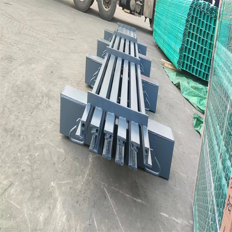 D80E60型翘头式桥梁伸缩缝 道路公路变形缝的理想对接式伸缩装置